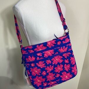 NWT Vera Bradley Triple Zip Hipster in Art Poppies Pattern